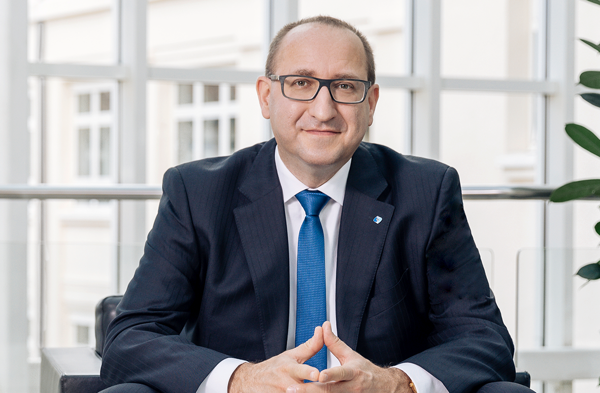 Dr. Guido Bader